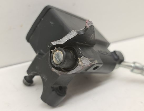 SUZUKI DL Priekšējais bremžu cilindrs 32794086