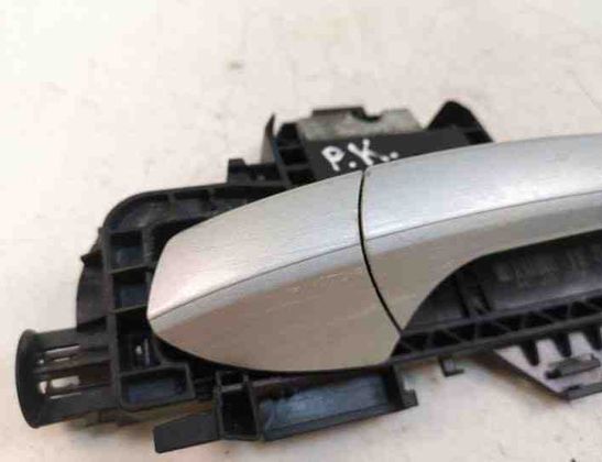 MERCEDES-BENZ C-Class W204/S204/C204 (2004-2015) Aizmugurējo kreiso durvju ārējais rokturis A2047600734 26505150