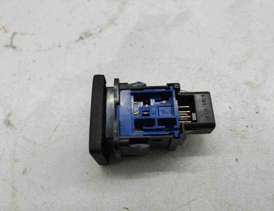 TOYOTA Avensis 3 generation (2009-2020) Fuel tank open switch 15D124 30678369