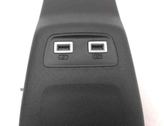 PEUGEOT 2008 2 generation (2019-2023) USB 9824732180 31022551