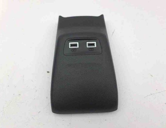 PEUGEOT 2008 2 generation (2019-2023) USB 9824732180 31022551