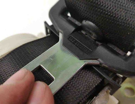 BMW 5 Series E60/E61 (2003-2010) Rear Left Seatbelt 33028136 31136577