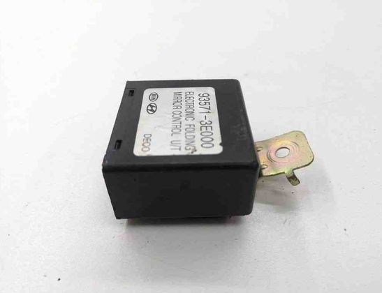 KIA Sorento 1 generation (2002-2011) Right side mirror control unit 935713E000 31170004