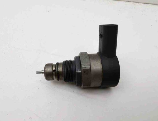 BMW 5 Series E60/E61 (2003-2010) Регулятор давления топлива 0281002949 31181775