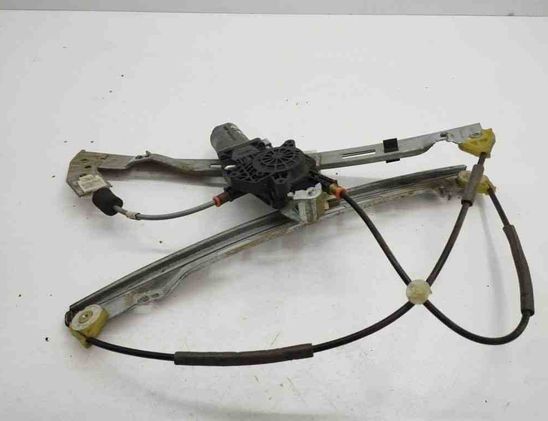 PEUGEOT 208 Peugeot 208 (2012-2015) Priekšējo labo durvju logu pacēlājs 31206348