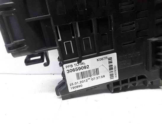 VOLVO V60 1 generation (2010-2020) Drošinātāju kārba 30659092 23584731