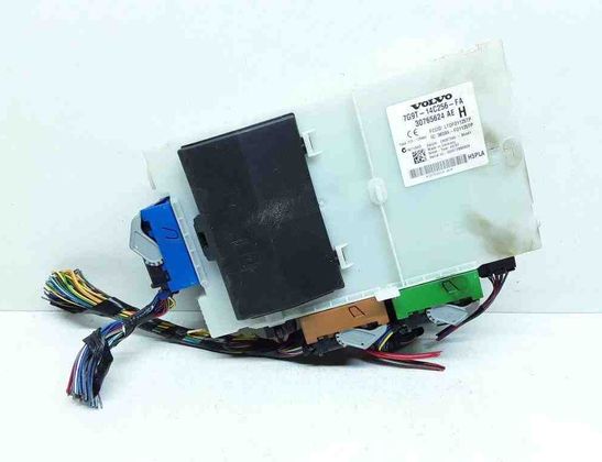 VOLVO XC70 2 generation (2000-2007) Drošinātāju kārba 30765624AE,30765624,7G9T14C256FA 32646899