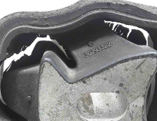 VOLVO XC60 1 generation (2008-2017) Передняя подушка двигателя 30793322,8G9N6P082AA 32649778