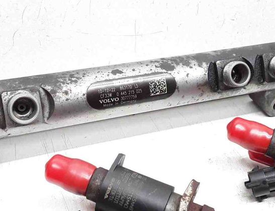 VOLVO V40 Cross Country 1 generation (2012-2020) Fuel Injector Kit 31321198,31272896,30777759,31303238,0445116046 32650764