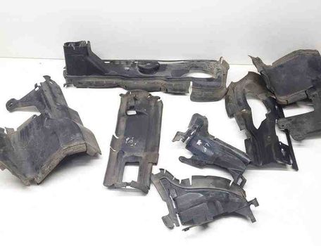 VOLVO V70 3 generation (2007-2020) Radiator air diverter 32657240