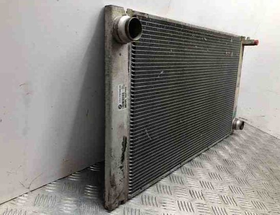 BMW 5 Series E60/E61 (2003-2010) Охлаждающий радиатор 7787440,99374004 22989312