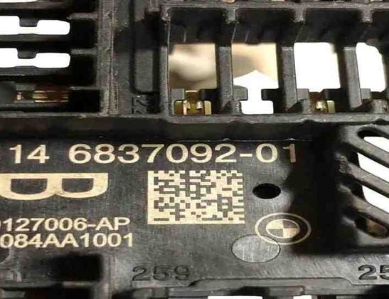 BMW 5 Series G30/G31 (2016-2023) Fuse Box 6837092 27219372
