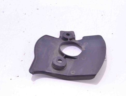 SUZUKI GSX-R 1 generation  (2011-2016) Priekšējā iekšējā plastmasa 15421271