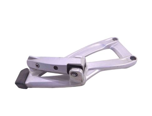 BMW K W212/S212/C207/A207 (2009-2016) Priekšējās Labās Puses Kāju Balsti 2335200 18280111