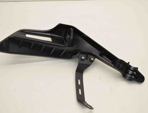 YAMAHA MT E39 (1995-2004) Защитный кожух правой стороны руля BC6-F6142-00 31983298