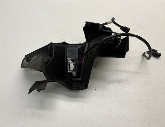 HONDA CRF (2000-present) Front inner cowl cover infill 32862257