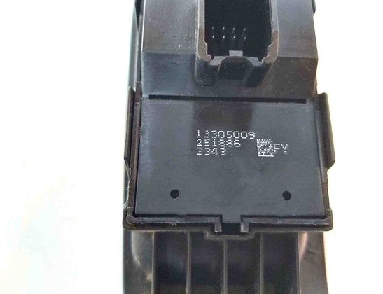 OPEL Zafira C (2012-2016) Стеклоподъемник передней правой двери 13305009 30161305