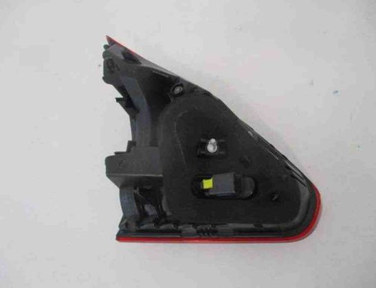 PEUGEOT 2008 2 generation (2019-2023) Фонарь крышки багажника правый 9814757280 32490329