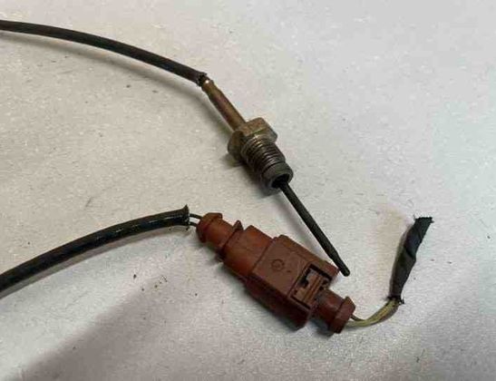 AUDI A4 B8/8K (2011-2016) Exhaust gas temperature sensor 04L906088DB 22191719