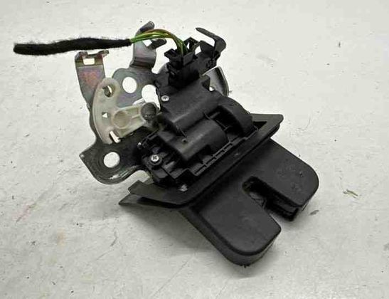 AUDI A4 allroad B8 (2009-2015) Замок крышки багажника 8R0827505 22194347