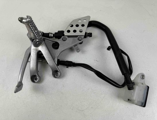 HONDA CBR (1983-2016) Labās puses kājas turētāja komplekts 50600MFJD00,50607MEE010,50607MEE000,50660MFJD00,35350MFJD02,46500MFJD00,43510MFJD01 27822337