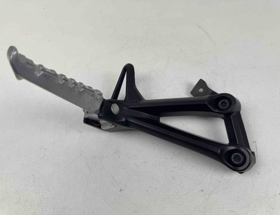 YAMAHA XSR Rear right side footrest peg hanger 1RC2742L0100,3VR-27441-02-00,3VR274410200,1RC-2742L-01-00 27938819