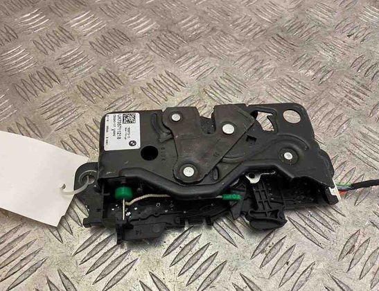 BMW 3 Series G20/G21/G28 (2018-2024) Aizmugurējā bagāžnieka slēdzene '7357112' 17244733