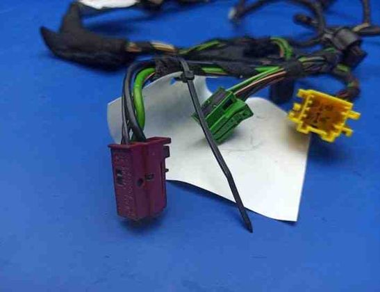 MERCEDES-BENZ C-Class W204/S204/C204 (2004-2015) Priekšējo labo durvju elektroinstalācija A2045409835,4431 21205218