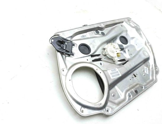 MERCEDES-BENZ C-Class W204/S204/C204 (2004-2015) Priekšējo labo durvju logu pacēlājs A2048200242,963758102 30246905