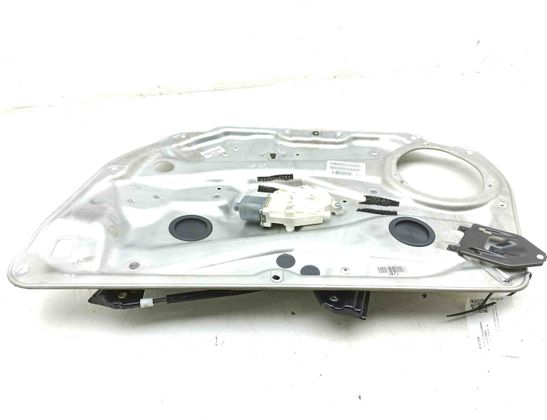 MERCEDES-BENZ C-Class W204/S204/C204 (2004-2015) Priekšējo labo durvju logu pacēlājs A2048200242,963758102 30246905