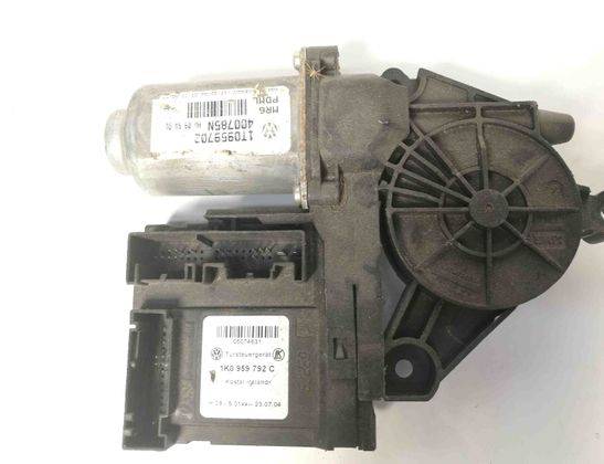 VOLKSWAGEN Touran 1 generation (2003-2015) Маторчик стеклоподъемника передней правой двери 1T0959702 13095003