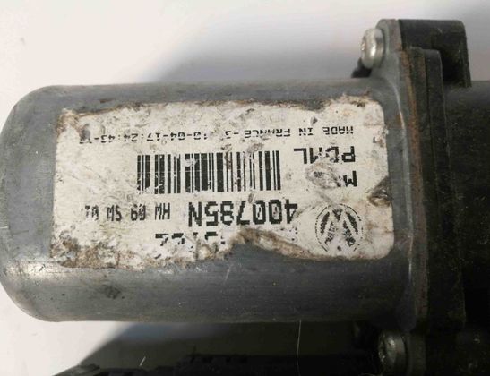 VOLKSWAGEN Golf 5 generation (2003-2009) Маторчик стеклоподъемника передней правой двери 1K0959792C 13095268