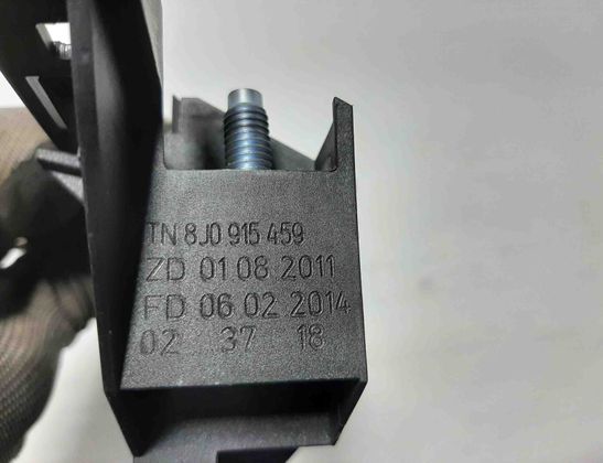 AUDI A6 allroad C7 (2012-2019) Drošības akumulatora terminālis (SBK) 4F0915519,8J0915459 31552170