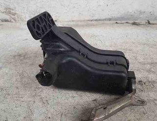 TOYOTA Avensis 2 generation (2002-2009) Drošinātāju kārba 32114649