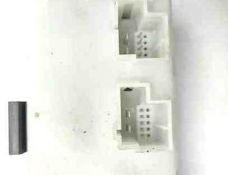 BMW X2 F39 (2017-2023) Aizmugurējā vāka / bagāžnieka vadības bloks 9852926 25739169