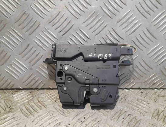 BMW X1 E84 (2009-2015) Aizmugurējā bagāžnieka slēdzene 163672,912781 29717865