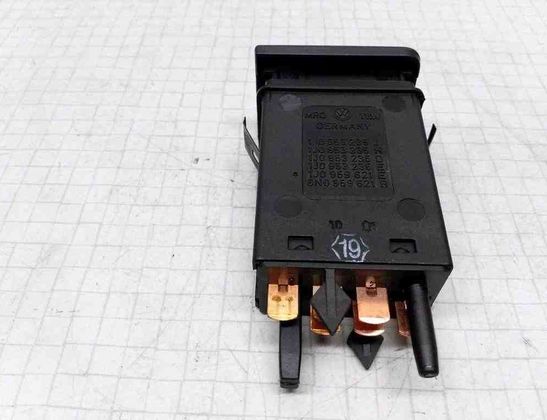 VOLKSWAGEN Golf 4 generation (1997-2006) Кнопка обогрева лобового стекла 1J0953235J,6N0959621B,1J0959621E 32502459