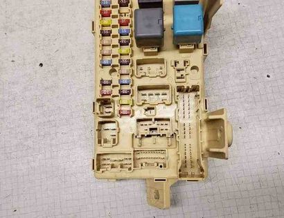 TOYOTA Avensis 2 generation (2002-2009) Fuse box 9008087019,0332017307,1567002900,1567002910,9008087031,030700402395302,9008087030,0332011001,3260317611,9008087013 32564531