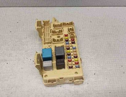 TOYOTA Avensis 2 generation (2002-2009) Fuse box 9008087019,0332017307,1567002900,1567002910,9008087031,030700402395302,9008087030,0332011001,3260317611,9008087013 32564531