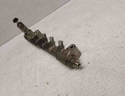 OPEL Zafira C (2012-2016) Fuel Rail 32628957
