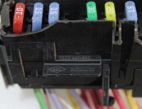 RENAULT Twingo 2 generation (2007-2014) Fuse Box 32878890