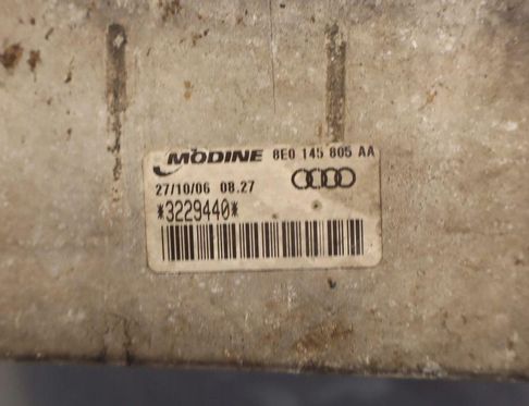 AUDI A4 B7/8E (2004-2008) Радиатор интеркулера 32901841