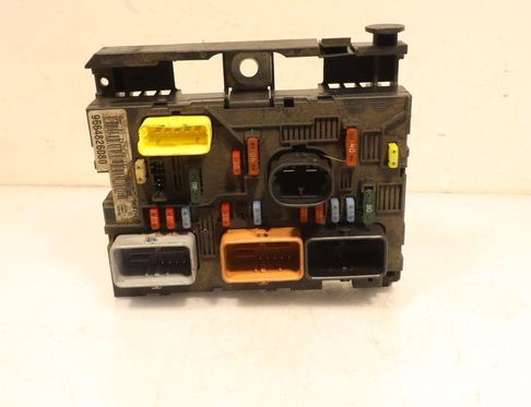 CITROËN C4 Picasso 1 generation (2006-2013) Блок предохранителей 32904947