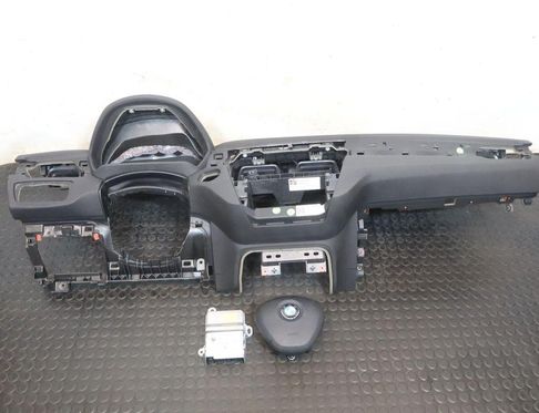 BMW X1 F48/F49 (2015-2023) Передняя панель салона 32905061