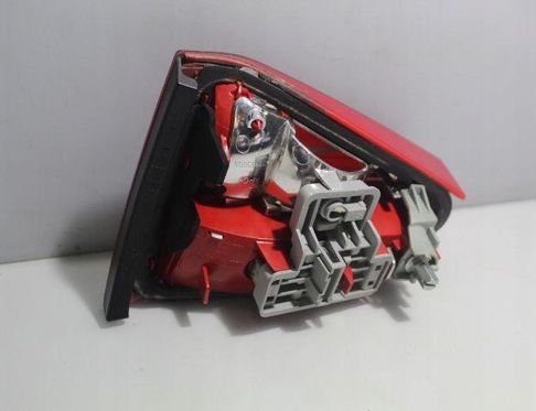 AUDI A4 B7/8E (2004-2008) Aizmugurējais kreisais lukturis 32922827