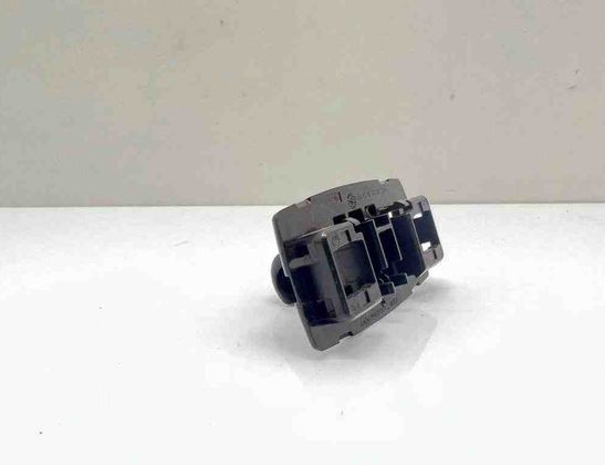 MERCEDES-BENZ E-Class W213/S213/C238/A238 (2016-2024) Citas salona daļas A16681000129051 31895899