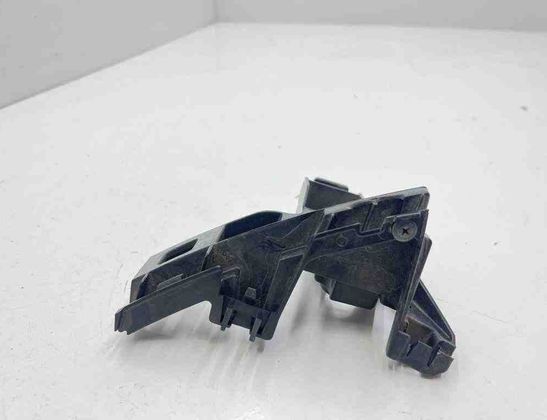 VOLKSWAGEN Golf 8 generation (2019-2023) Aizmugurējā labā bampera stiprinājums 5G6807394A 31995178