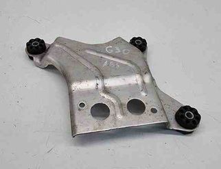 BMW 5 Series G30/G31 (2016-2023) ABS bloka turētājs 6861631 32585456