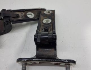 BMW X7 G07 (2018-2024) Kreisās puses bagāžnieka eņģe 7417414 32969728