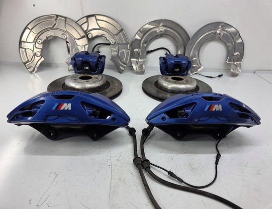 BMW X7 G07 (2018-2024) Bremžu sistēmas komplekta suports un diski 6887555,6880473,6880474,6878312,6878311,6887556 32969762